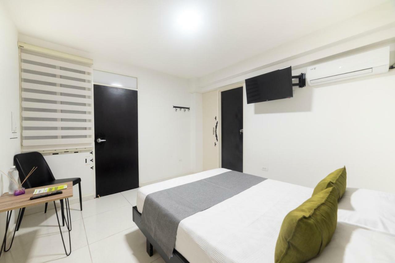 Hotel Green Park Cali Bagian luar foto