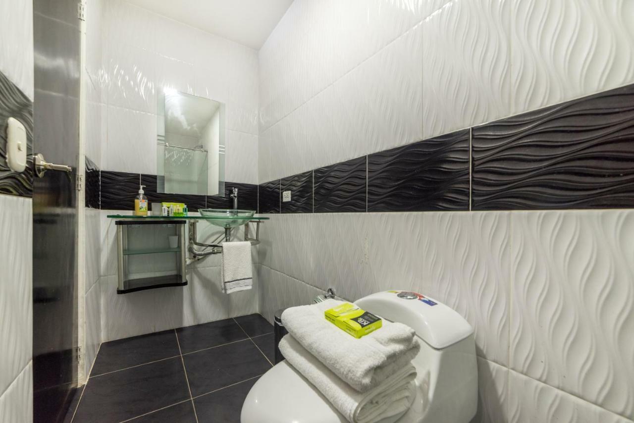 Hotel Green Park Cali Bagian luar foto